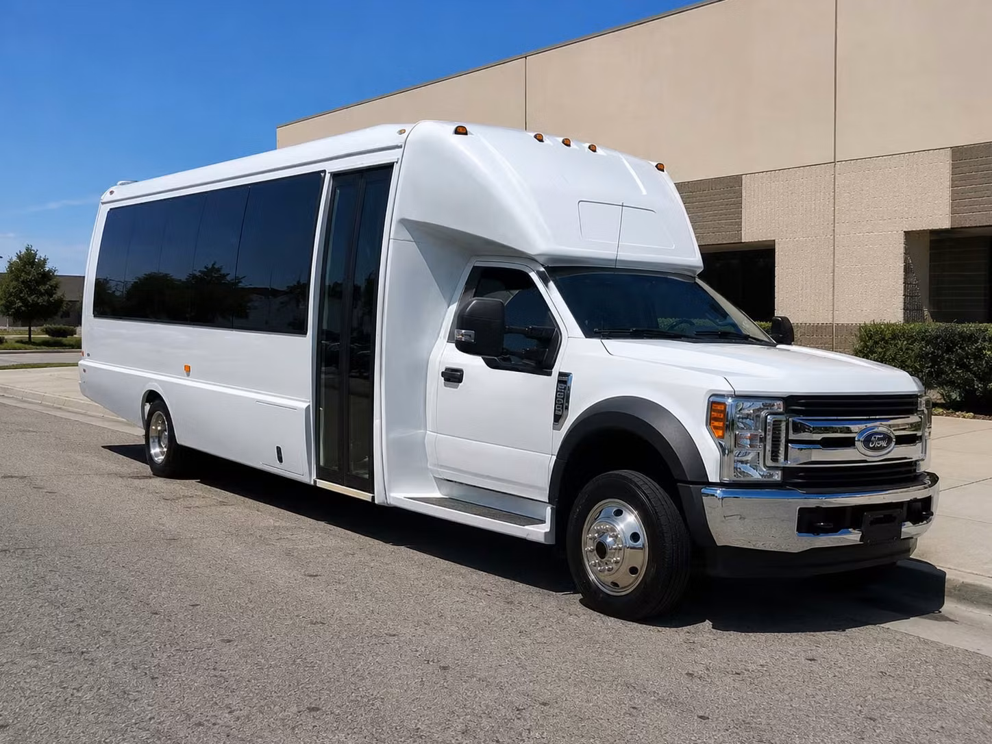 springfield 20 passenger minibus rental